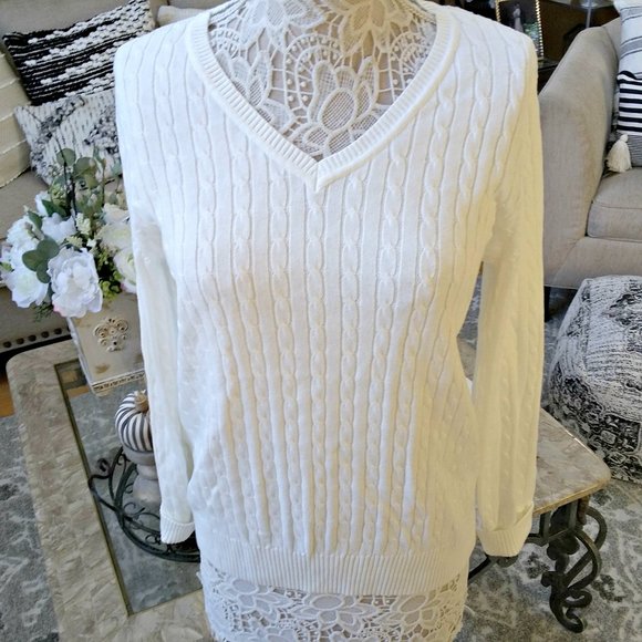 Karen Scott Sweaters - WHITE V NECK SWEATER SZ M